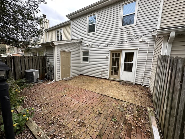 Building Photo - 1442 Aversboro Rd