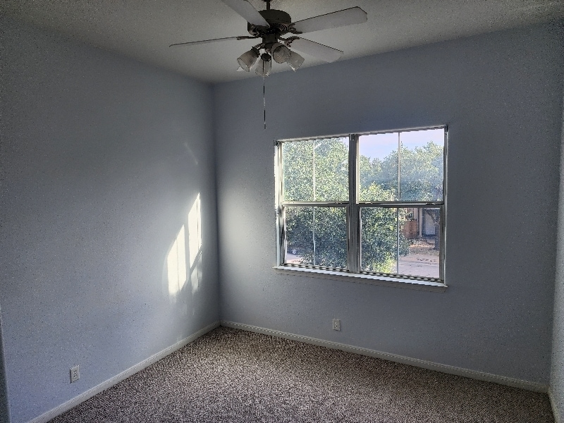 Building Photo - 2416 Allred Dr