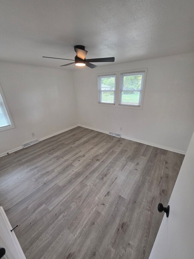 Building Photo - 13512 W 90th Pl