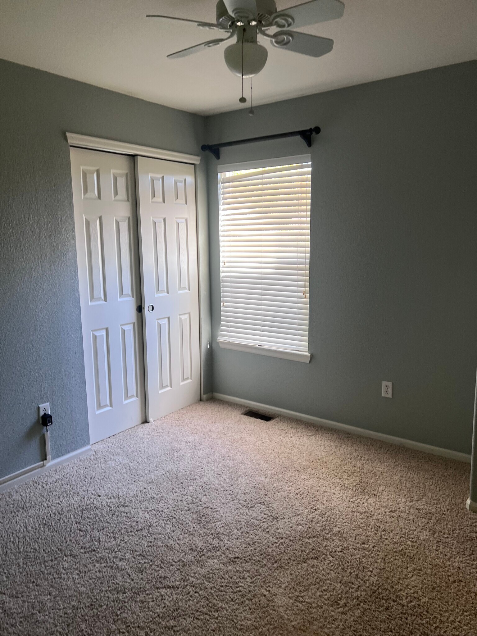 Bedroom - 4443 S Independence St