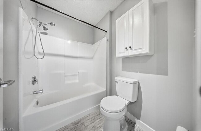 Building Photo - 286 Leawood Cir