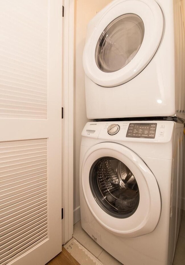 Building Photo - 616 W Norris St