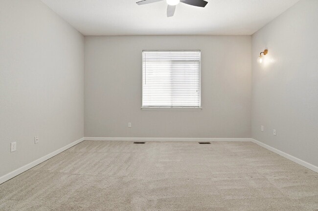 Building Photo - $2,940.45 - 4 Bed, 3 Bath Townhome In Commerce City with Central AC and In Unit Laundry!