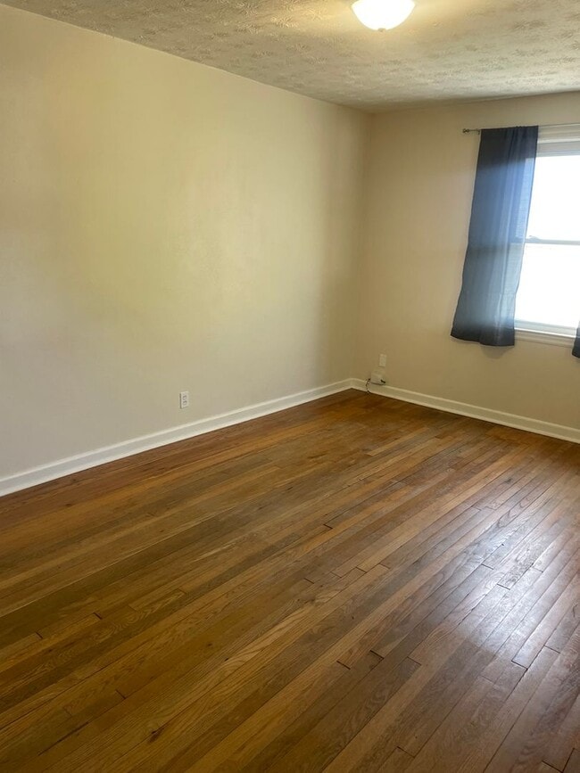 Building Photo - Knoxville 37920 - Adorable 2 bedroom 1 bath home in the Heart of South Knoxville-Pet Friendly - C...