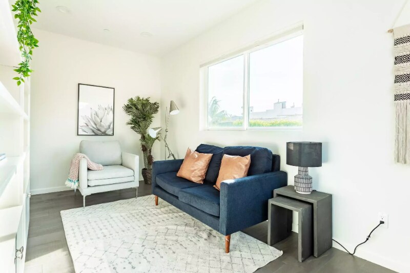 Building Photo - 611 Flower Ave