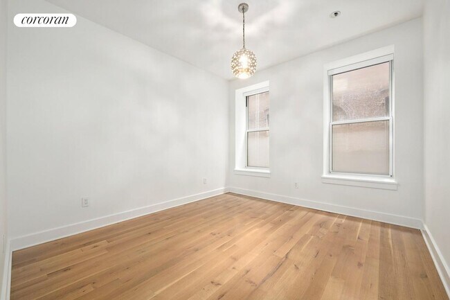 Building Photo - 481 Washington St
