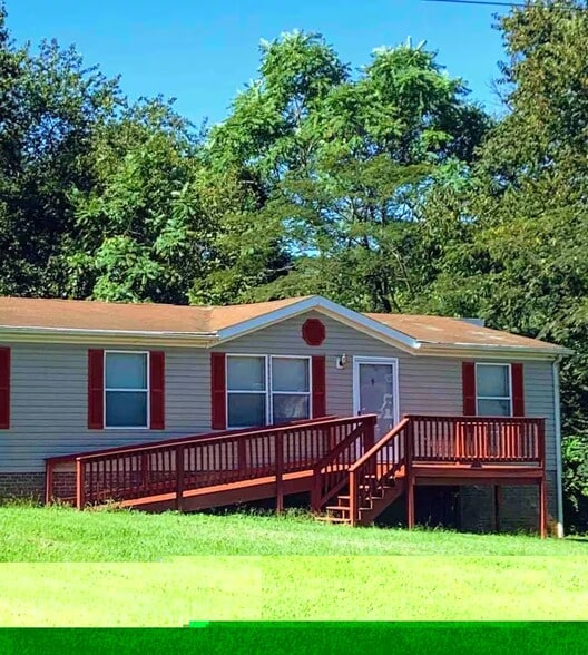 Building Photo - 1867 Avon Rd