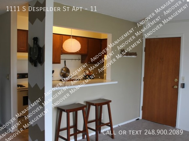 Building Photo - 1111 S Despelder St