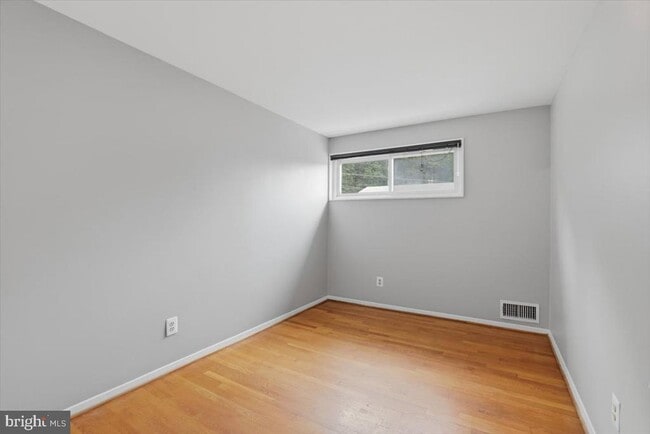 Building Photo - 5024 8th Rd S