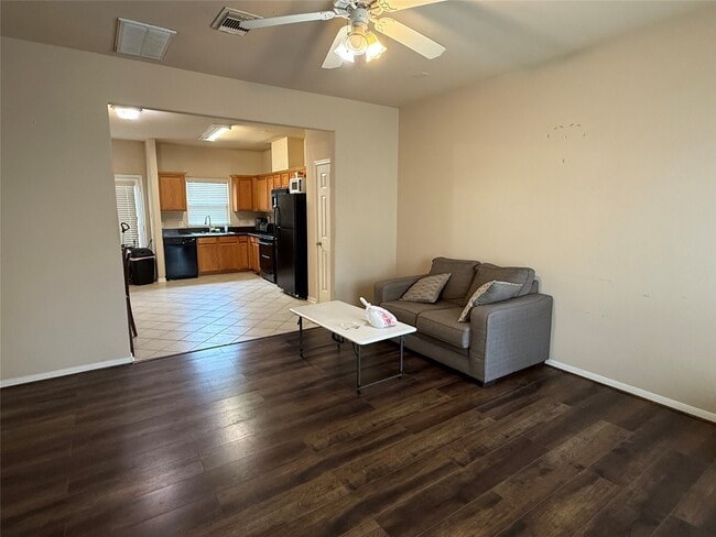 Building Photo - 2231 Naomi St