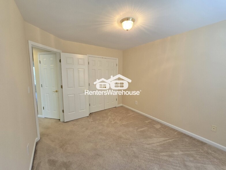Building Photo - 2761 Autumn View Dr