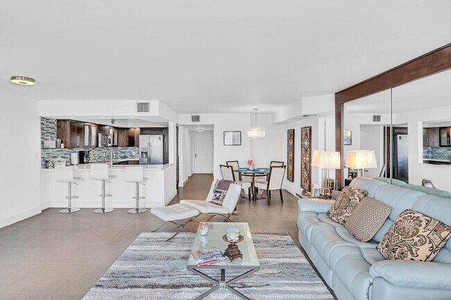 Building Photo - 525 N Ocean Blvd