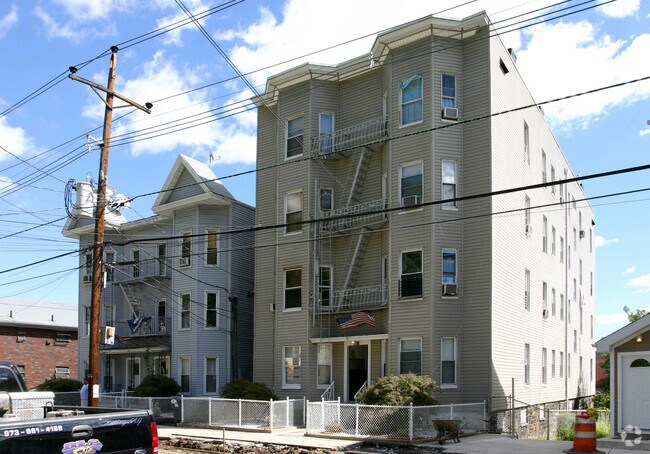 Primary Photo - 435 Undercliff Ave