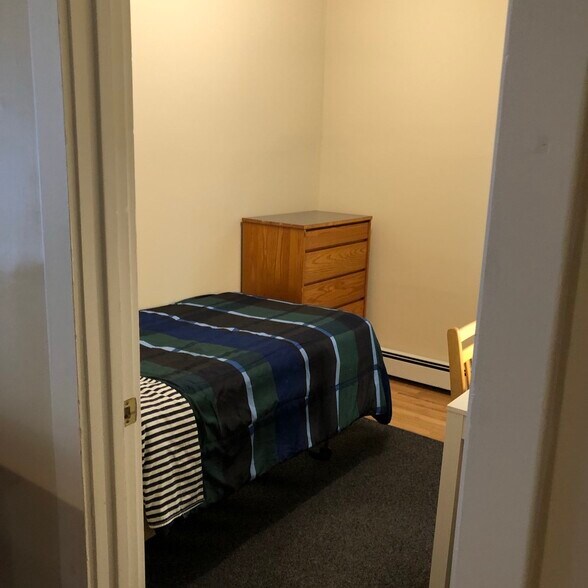 Building Photo - 262 10th St