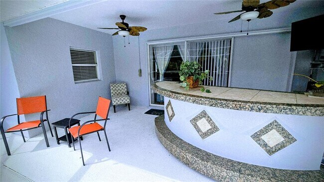 Building Photo - 881 Bayshore Dr