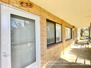 Building Photo - 850 NE 86th St