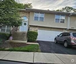 Building Photo - 955 Elderberry Cir