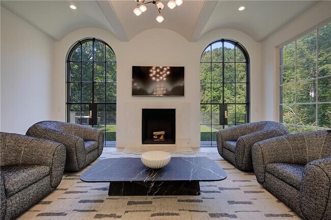 Building Photo - 3570 Knollwood Dr NW