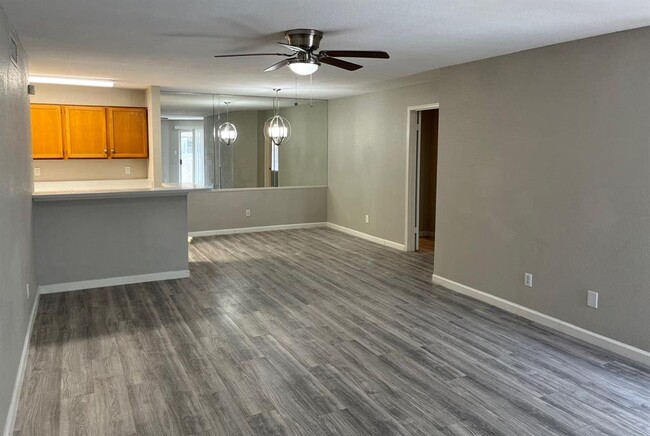 Building Photo - 10637 Braes Bend Dr