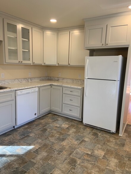 Building Photo - 225 Habersham Dr