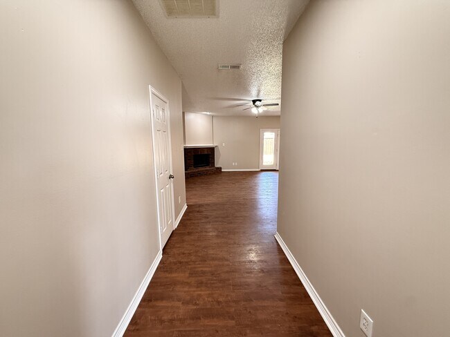 Building Photo - 6704 87th St