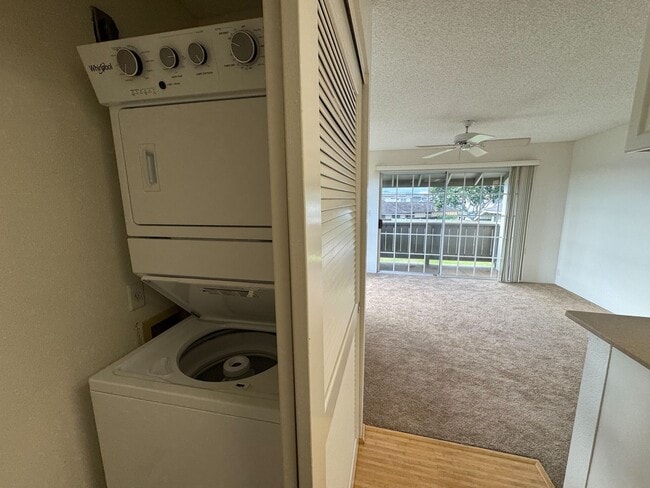 Building Photo - Available June 1. 1BD/1BA/1PKG at Royal Palm in Waipio.