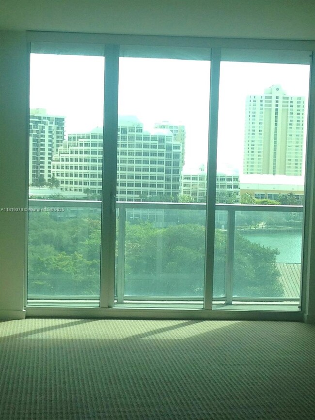 Building Photo - 500 Brickell Ave