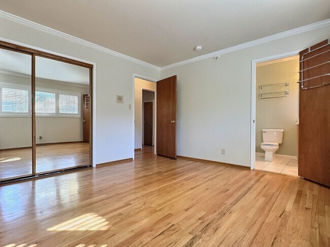 Building Photo - 6BD/3BA – Spacious West San Jose home near...