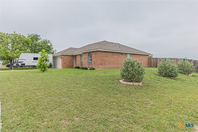 Building Photo - 3301 Southhill Dr
