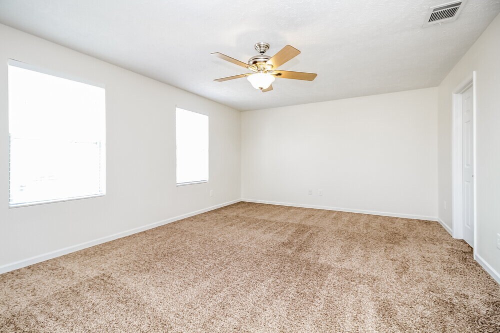 Building Photo - 608 Elderberry Way