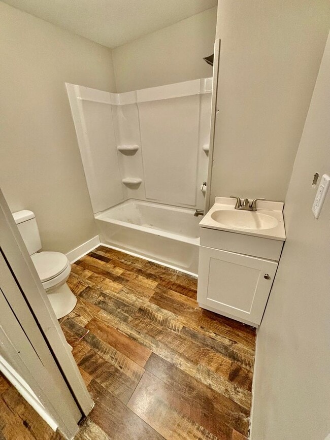 Building Photo - Fully Remodeled 3BR Gem in Frankfort