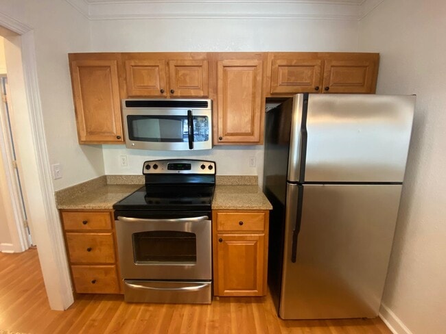 Building Photo - 1930 Honolulu Ln