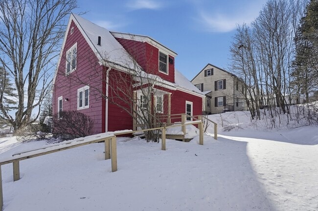 Building Photo - 12 Cardinal Rd