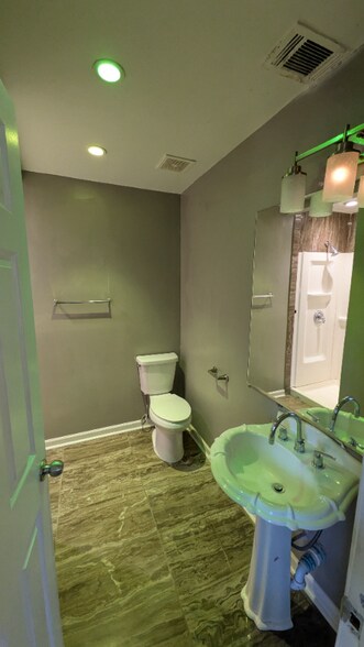 Building Photo - 1534 Spender Dr