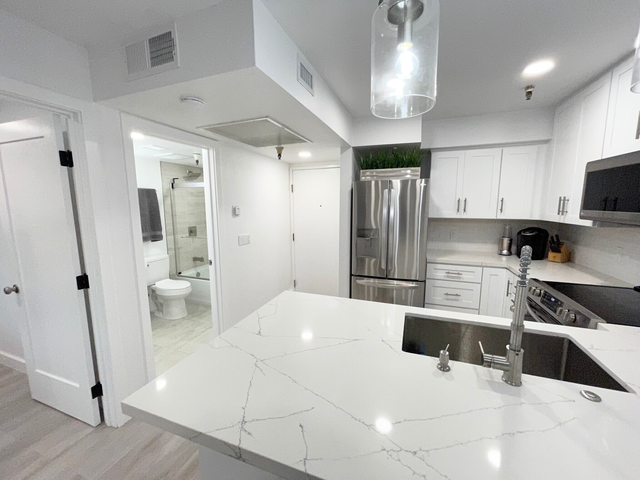 Building Photo - 3830 Avenida Del Presidente