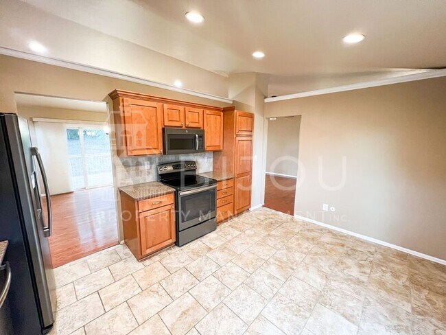 Building Photo - 355 Waco Ct