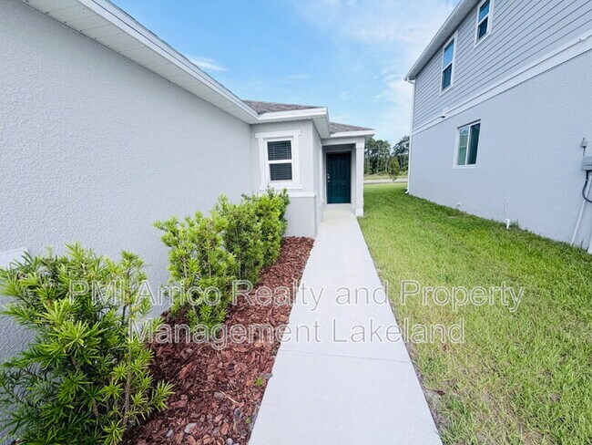 Building Photo - 524 Carya Wy