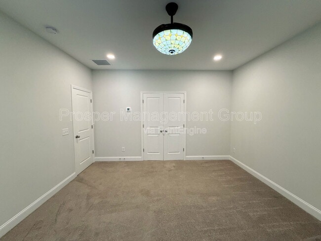 Building Photo - 8650 Windsor Hill Blvd