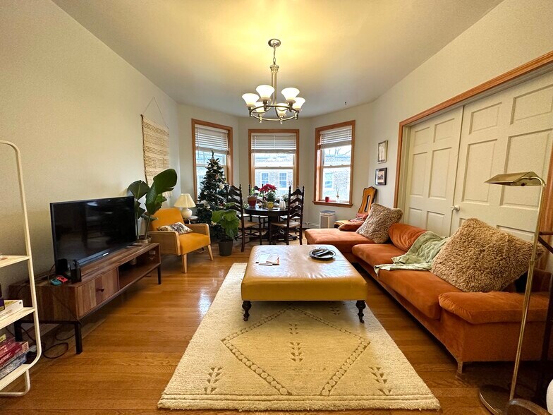 Primary Photo - 25 Gibbs St