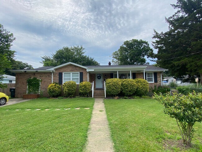 Primary Photo - Charming Ranch Style Home - On Corner Lot!