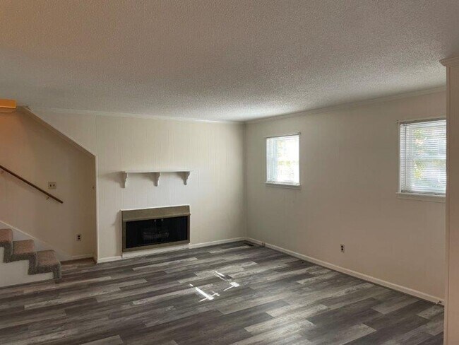 Building Photo - 2519 Hawksbury Ln