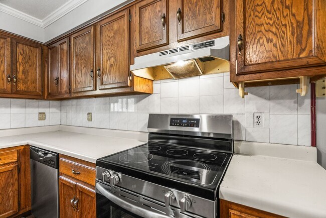 Building Photo - Updated House for Rent in Maumelle – Spaci...