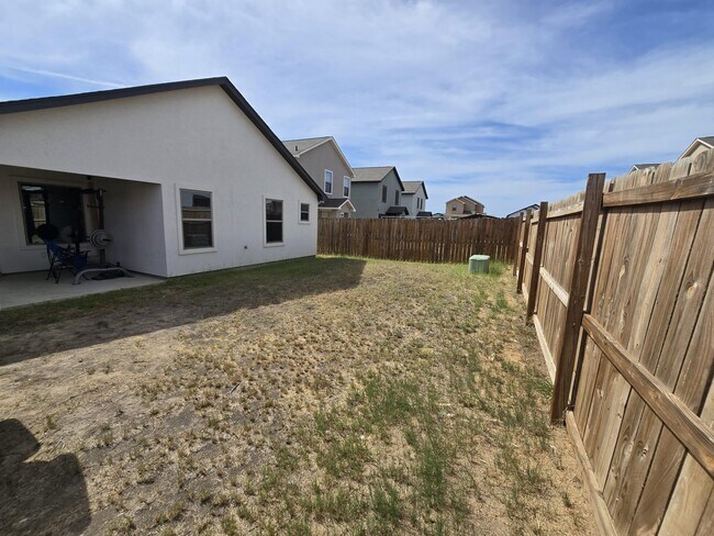 Building Photo - 5807 Seminario Ln