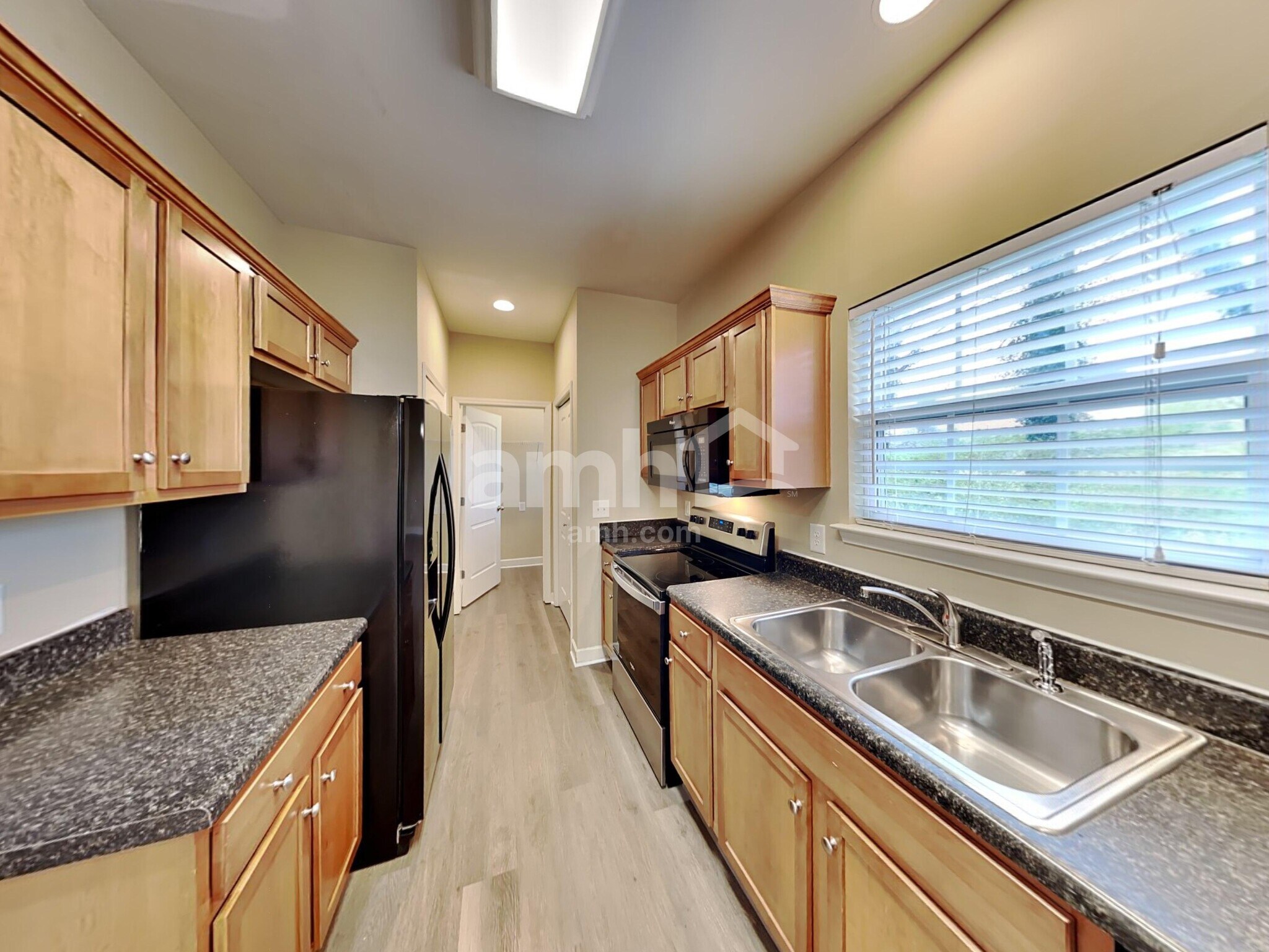 Building Photo - 1702 Arrowhead Dr