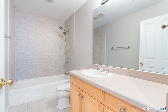 Building Photo - 5 Pierson Green