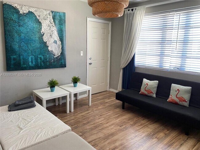 Building Photo - 375 SW 19th Ave