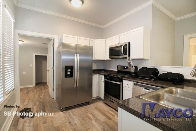 Primary Photo - 3 bedroom 2 bath in Highland neighborhood,...