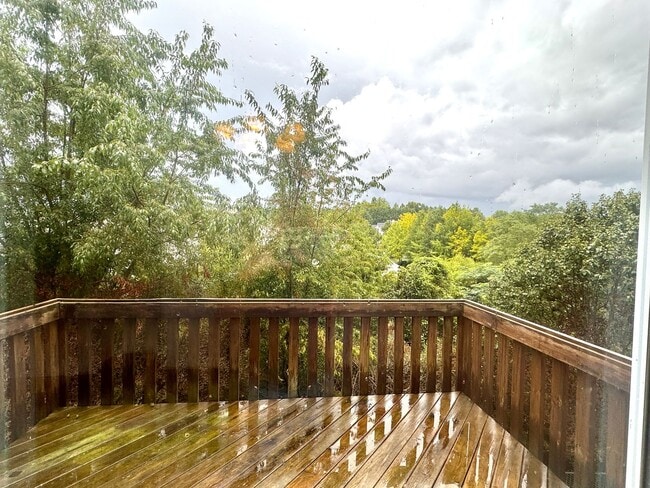 Building Photo - Oak Tree Townhome