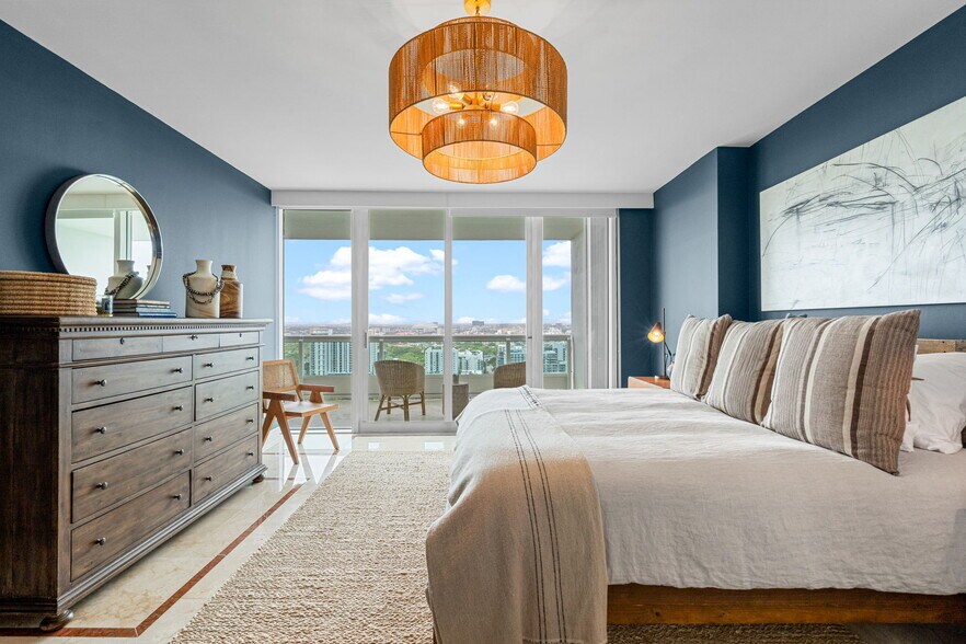 Building Photo - 1643 Brickell Ave