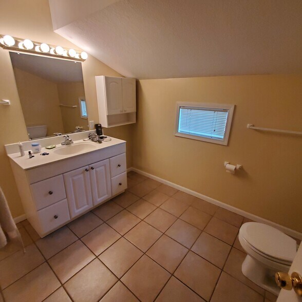 Full Bath #1 - 5330 Godas Cir